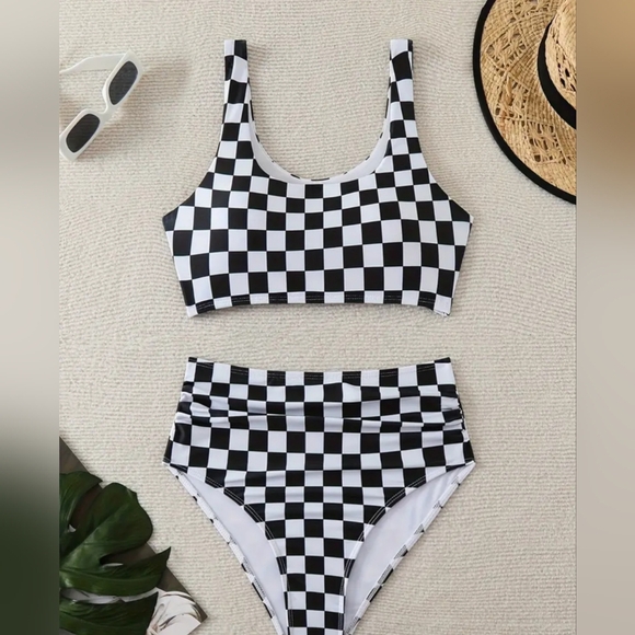 2 For $40NEW! Checkered Black and White Women's Swimwear NWT! Size Large - Picture 2 of 4